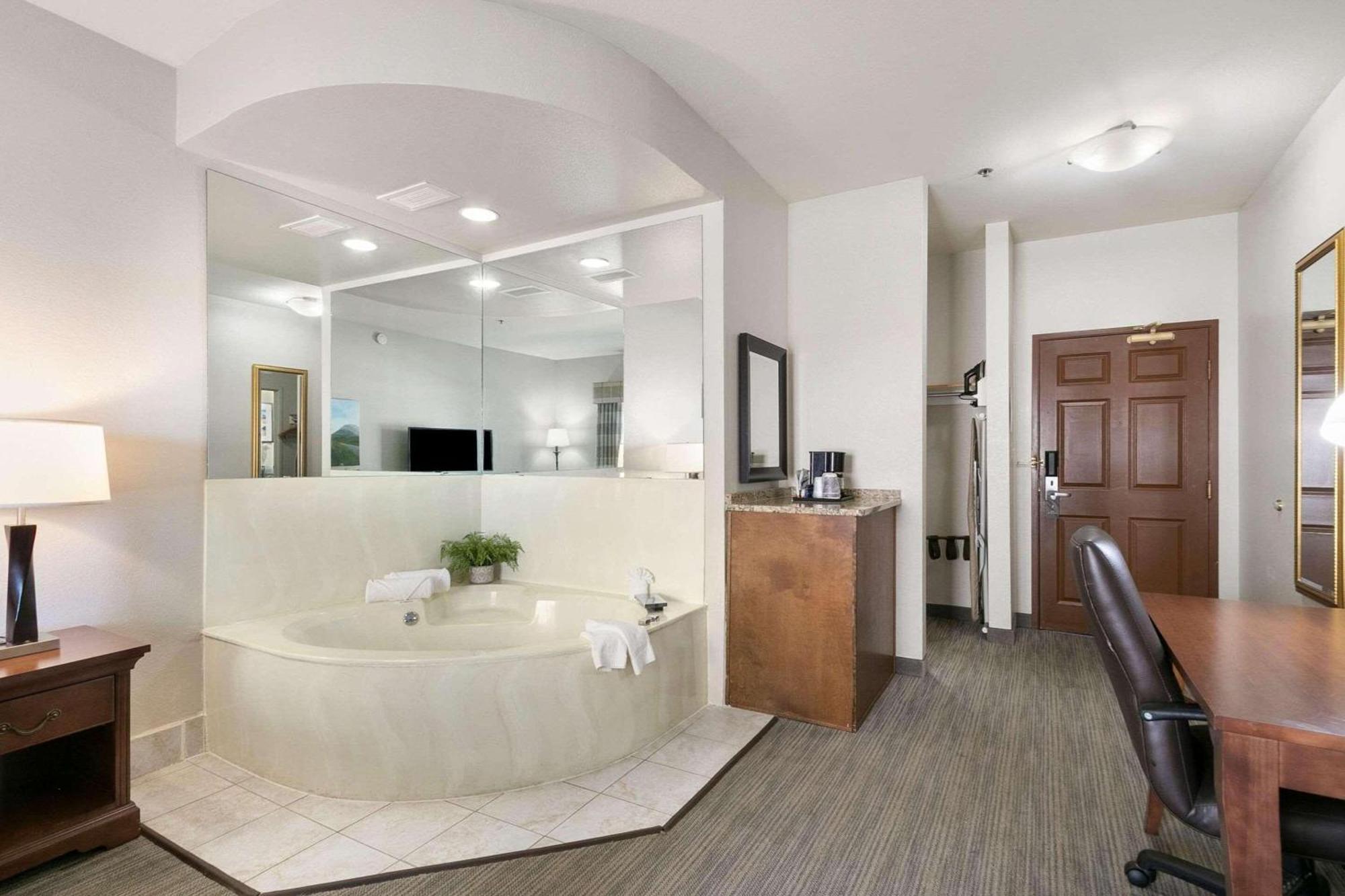 Country Inn & Suites By Radisson, Greeley, Co Zewnętrze zdjęcie